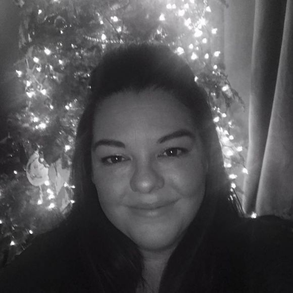 Meet your Posher, Nichole - Picture 1 of 1